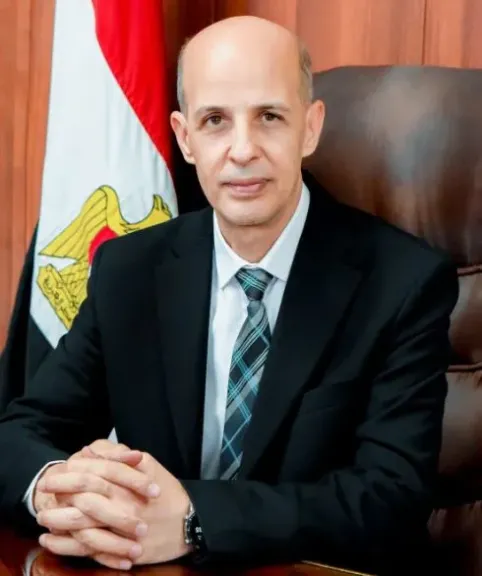 جامعة بني سويف تتحمل الزيادات المالية الخاصة بالتأمين الطبي لأعضاء هيئة التدريس والعاملين