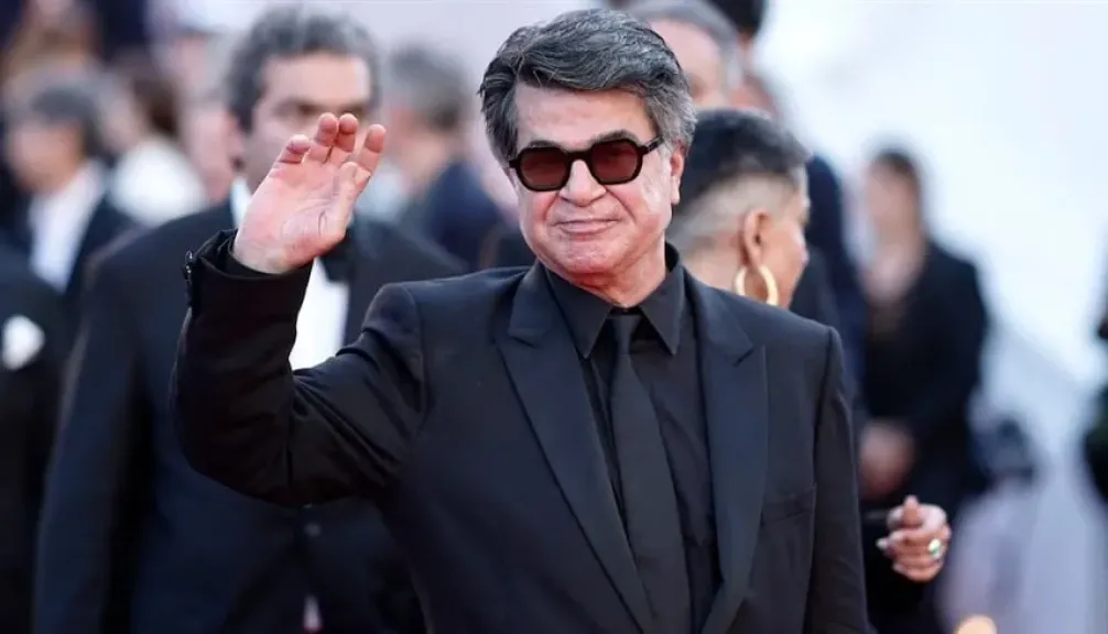 عودة المخرج الإيراني جعفر بناهي تثير الجدل حول حكم حبسه لمدة عام ومنعه من السفر