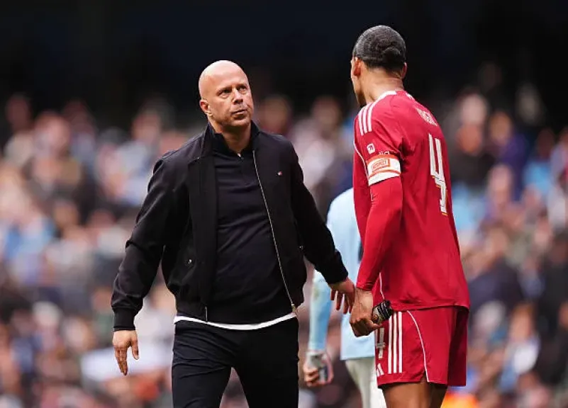 15 هزيمة تعيد ليفربول إلى الوراء.. سلوت يواجه شبح موسم رودجرز