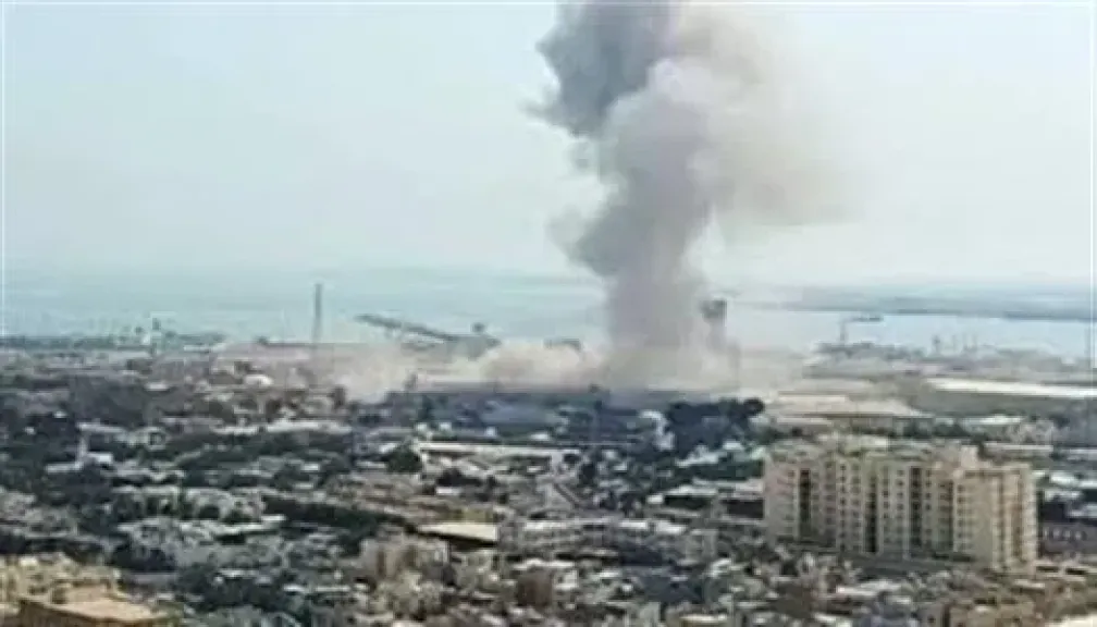 سقوط رأس عنقودي قرب مقر قيادة أركان الجيش الإسرائيلي في تل أبيب