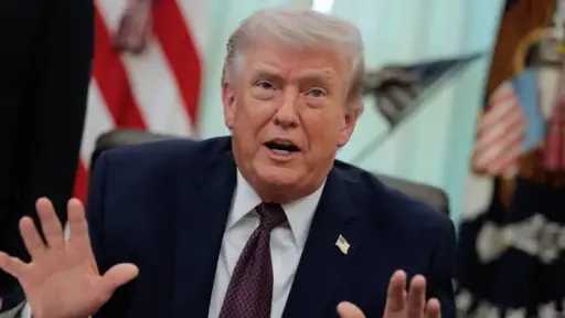 ترامب: الثلاثاء يوم استهداف محطات الكهرباء والجسور في إيران