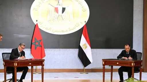 رئيسا حكومة مصر والمغرب يشهدان توقيع عدد من الوثائق لدعم وتعزيز العلاقات الثنائية بين البلدين