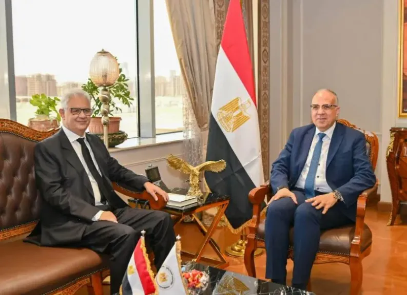 وزير الري يبحث مع نظيره المغربي التعاون في التحلية ومعالجة الصرف الزراعي