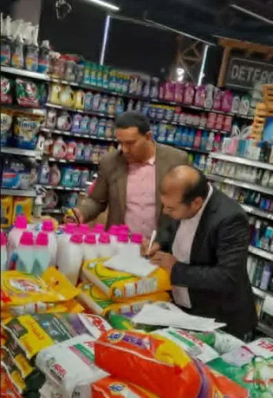 حملة مفاجئة تضبط أغذية فاسدة بالقاهرة الجديدة وتحيل الواقعة للنيابة