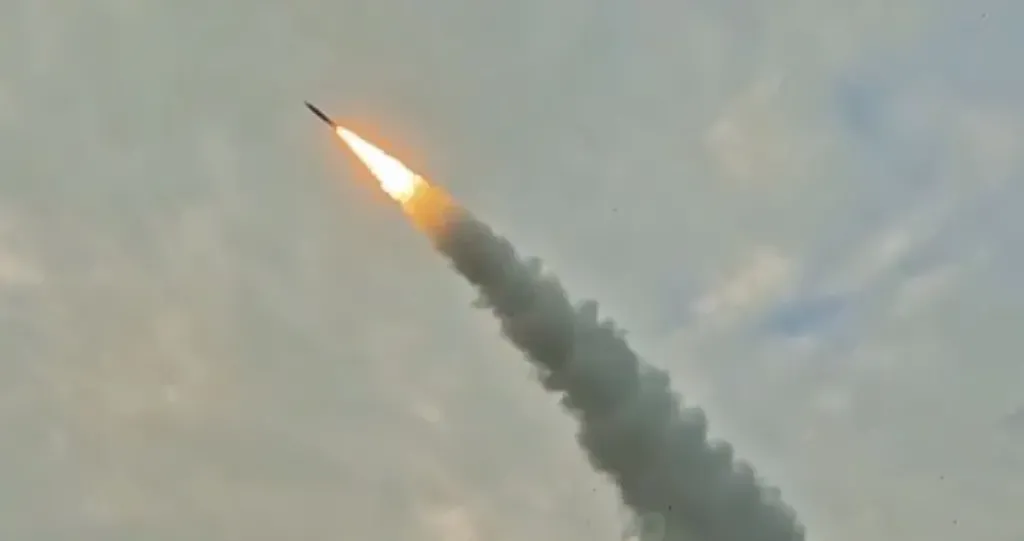 الجيش الإيراني يعلن استهداف قاعدتين عسكريتين في السعودية والكويت