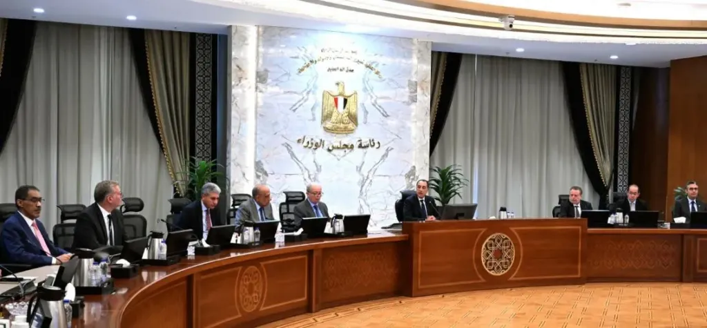 ترشيد الطاقة وتأمين الإمدادات.. تفاصيل اجتماع مدبولي لمواجهة آثار الأزمة الإقليمية