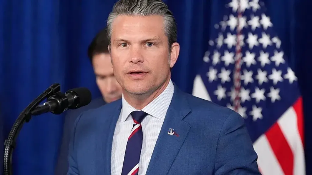 وزير الحرب الأمريكي: سننفذ أكبر موجة ضربات ضد إيران اليوم وتصعيد أكبر غدا