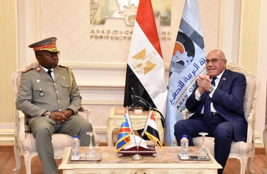 رئيس الهيئة العربية للتصنيع يبحث مع رئيس هيئة الأركان العامة للقوات المسلحة الكونغولية تعزيز مجالات التعاون