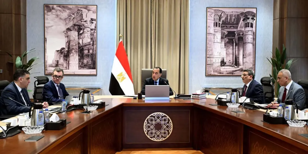 رئيس الوزراء يتابع الموقف المالي للهيئة المصرية للشراء الموحد وسداد مستحقات الشركات الموردة