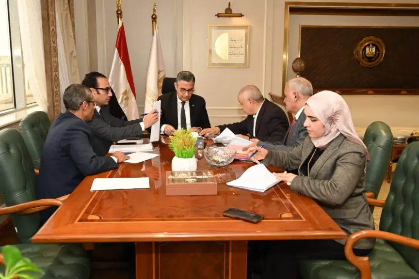 وزير التموين يلتقي بعدد من السادة أعضاء مجلسي النواب والشيوخ