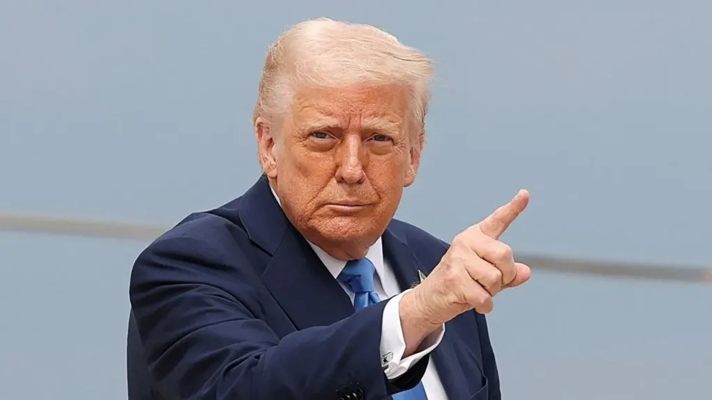 ترامب: إيران تستطيع الآن بدء عملية إعادة الإعمار