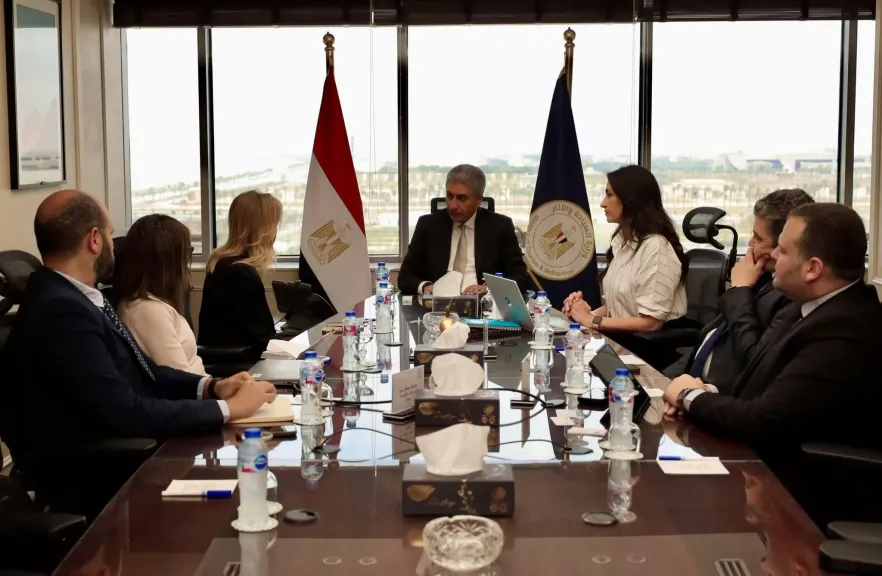 وزير السياحة يبحث مع مدير شركة “فيزا” مصر وليبيا والسودان آفاق الشراكة الاستراتيجية