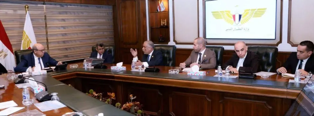 وزير الطيران المدني يستقبل عددًا من أعضاء مجلس النوابئ