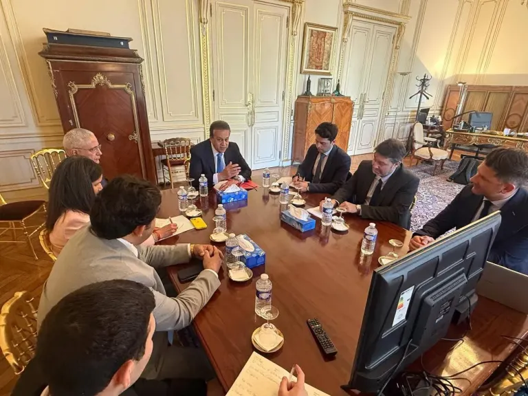 وزير الصحة يبحث مع «إيرباص» العالمية إنشاء منظومة متكاملة للإسعاف الطائر في مصر