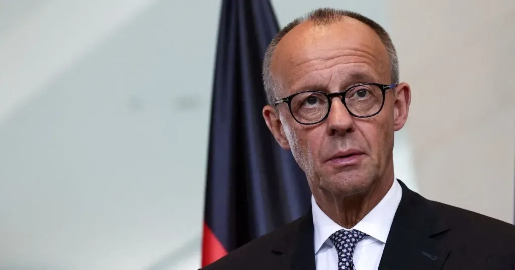 المستشار الألماني يبدي موافقة مشروطة على مشاركة بلاده في تأمين مضيق هرمز