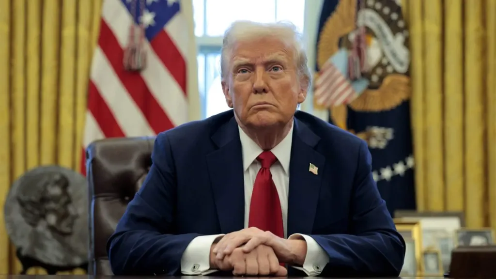 ترامب يهاجم إعلاميين أمريكيين: الجميع يعلم أنهم أغبياء