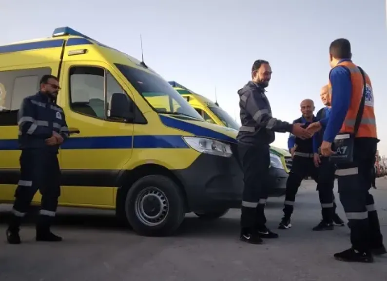 إنقاذ شخصين من الغرق بشاطئ العريش في شمال سيناء