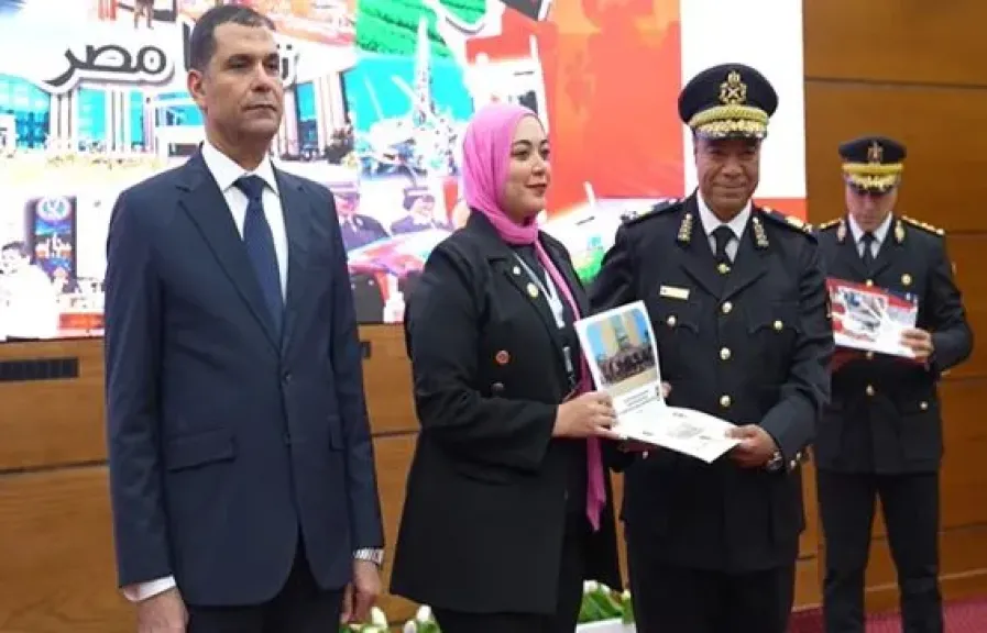 وزارة الداخلية تُنظم ورشتى عمل تدريبيتين لطلبة الجامعات المصرية وأعضاء الجمعيات والمؤسسات الأهلية.. تحت عنوان ”دور الجهاز الحكومى فى مواجهة مخططات إسقاط الدول”