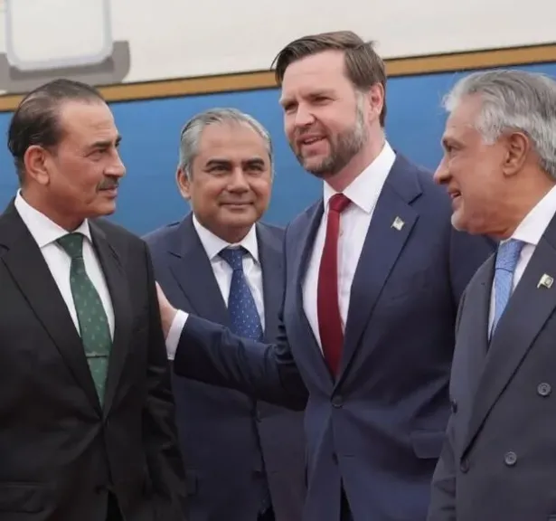 رويترز: محادثات ثلاثية مباشرة في إسلام آباد بين فانس وويتكوف وكوشنر وكل من قاليباف وعراقجي