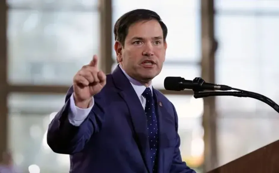 الخارجية الأمريكية تلغي الإقامة الدائمة لبعض الأجانب المرتبطين بإيران