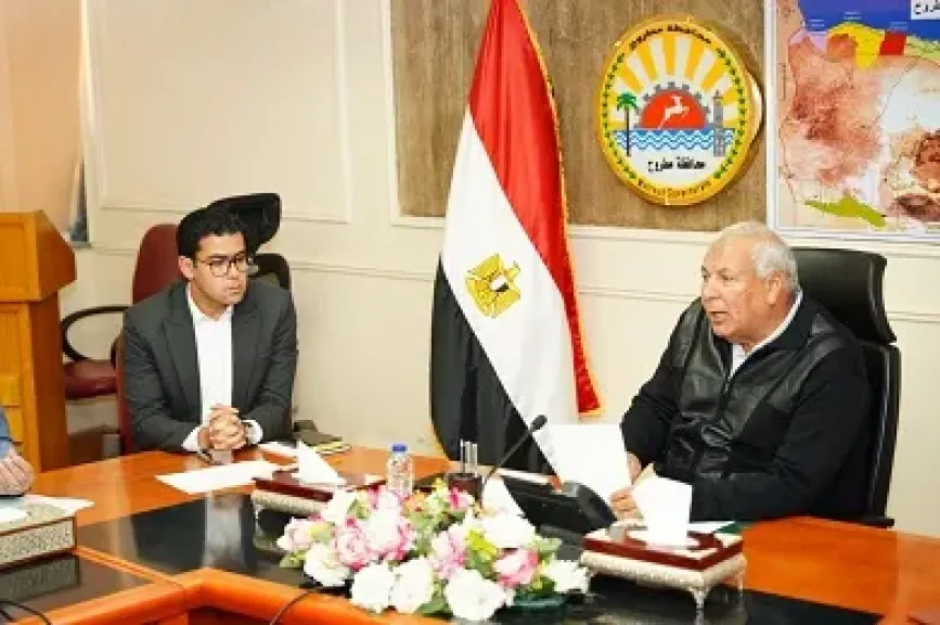 محافظ مطروح: تعظيم الاستفادة من المشروعات الاقتصادية وإزالة العقبات للحفاظ على المال العام