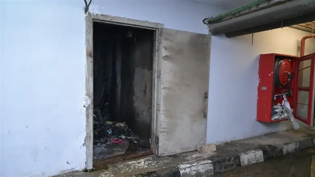 رئيس جامعة القاهرة: السيطرة على الماس الكهربائي بالقصر العيني وإخلاء 40 مريضا دون إصابات