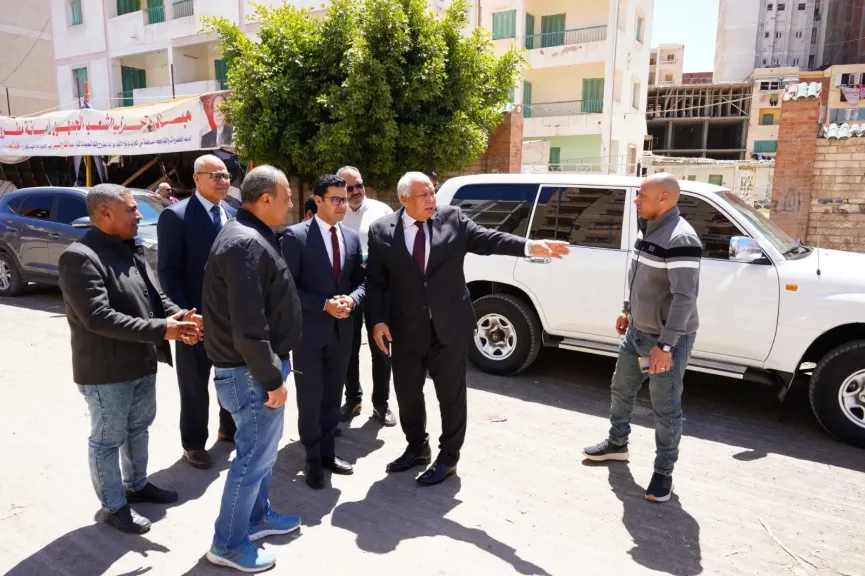 محافظ مطروح يفاجئ بيت الطلبة بشارع علم الروم ويوجه بتطوير شامل يليق بطلاب مطروح والمحافظات
