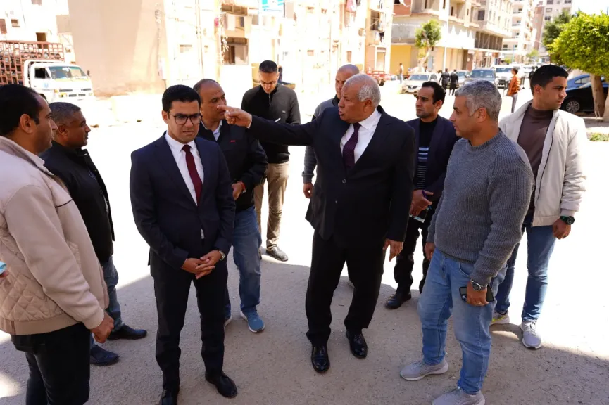 محافظ مطروح يوجه برفع الحواجز الخرسانية بشارعي بورسعيد والجوازات لتيسير الحركة المرورية