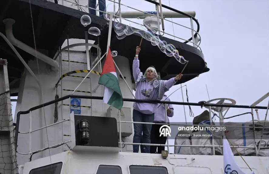 أسطول الصمود العالمي ينطلق من برشلونة نحو غزة لكسر الحصار