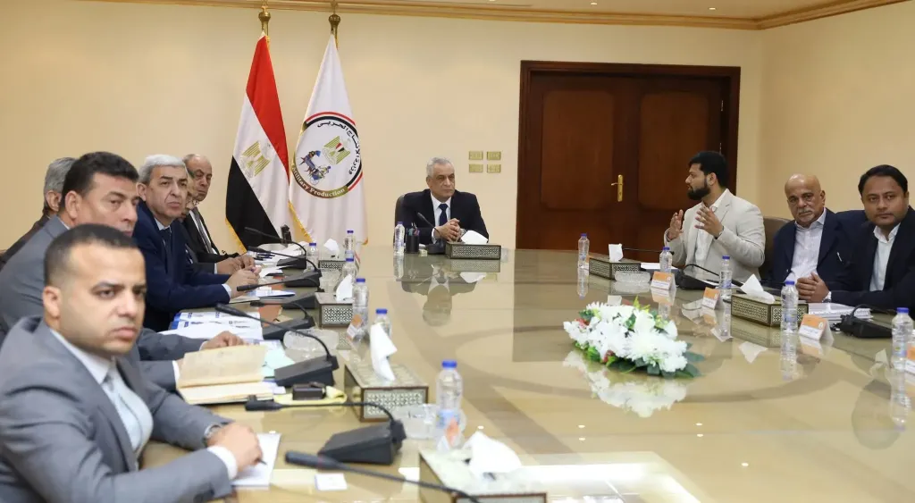 وزير الدولة للإنتاج الحربي يستقبل ممثلي شركة ”باراسون للأنظمة المتقدمة” الهندية لبحث سبل