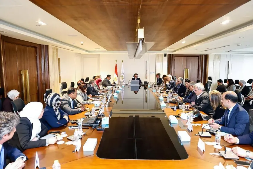 وزير التخطيط يبحث مع البنك الدولي تعزيز الشراكة الاستراتيجية