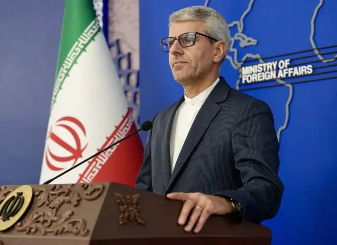 إيران ترد على تهديد ترامب بفرض حصار بحري: هل من المنطقي أن تقطع أنفك لتغيظ وجهك؟