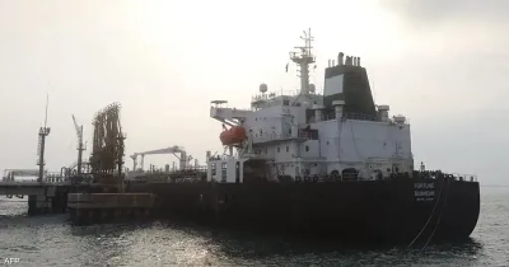 واشنطن تعلن عدم تجديد الترخيص المؤقت لبيع نفط إيران العالق بالبحر