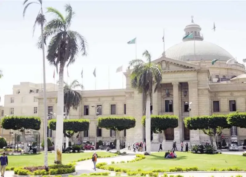 افتتاح مكتب للتصديقات والخدمات القنصلية بجامعة القاهرة