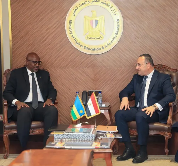 وزير التعليم العالي يستقبل نظيره الرواندي لبحث تعزيز الشراكة الأكاديمية والبحثية بين البلدين