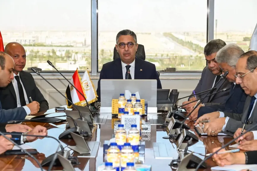 وزير التموين يترأس أول اجتماع للجنة العليا للمشروع القومي (كاري أون)