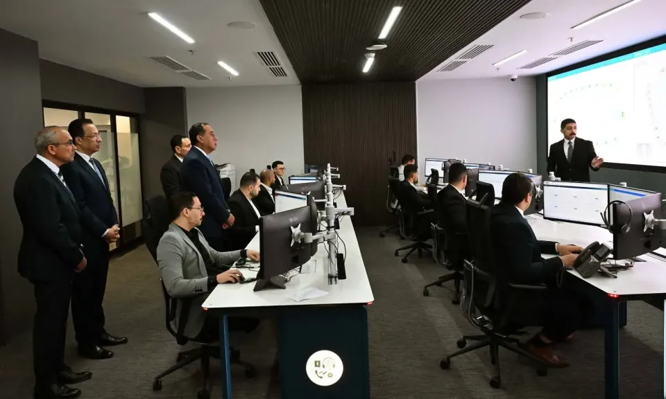 رئيس الوزراء يتفقد مركز التحكم والسيطرة والدعم الفني بالعاصمة الجديدة