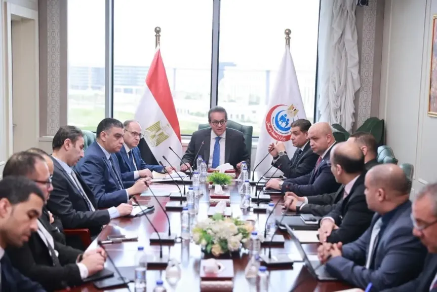 وزير الصحة والسكان يترأس اجتماع اللجنة العليا لمتابعة توافر واستقرار سوق الدواء