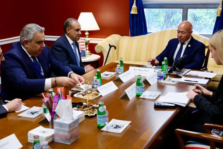 وزير الخارجية يلتقي رئيس لجنة الشئون الخارجية بمجلس النواب الأمريكي