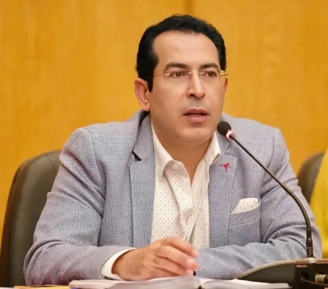 عمل مسرحي مستلهم من أعمال الأديب يوسف إدريس، يقدّمه مجموعة من الأطفال بمهرجان مسرح الطفل.