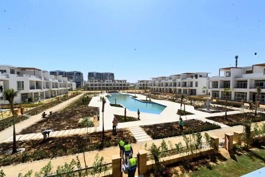 وزيرة الإسكان تتابع سير العمل بعددٍ من المشروعات الجاري تنفيذها بمدينة العلمين الجديدة ومارينا