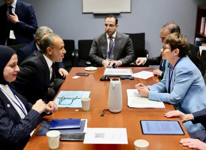 وزير الخارجية يلتقي رئيسة البنك الأوروبي لإعادة الإعمار والتنمية في واشنطن