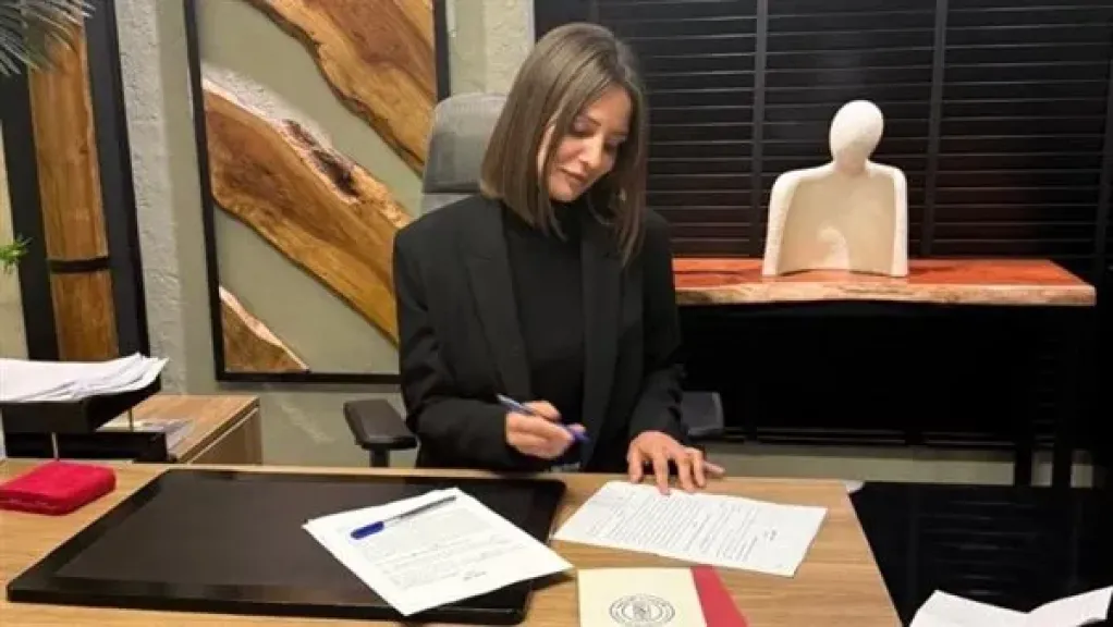 إيمان العاصي تتعاقد على بطولة مسلسل «انفصال»