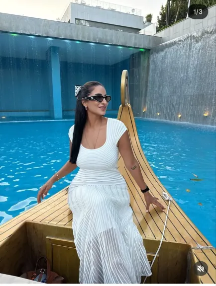 جوري بكر تخطف الأنظار بإطلالة مثيرة للجدل باللون الأبيض على إنستجرام