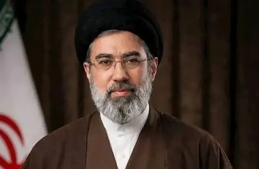 المرشد الأعلى الإيراني: القوة البحرية على أهبة الاستعداد لهزيمة الولايات المتحدة