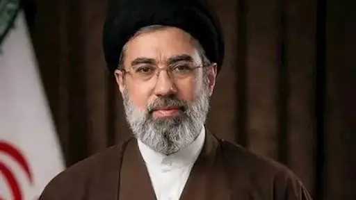 المرشد الأعلى الإيراني: القوة البحرية على أهبة الاستعداد لهزيمة الولايات المتحدة