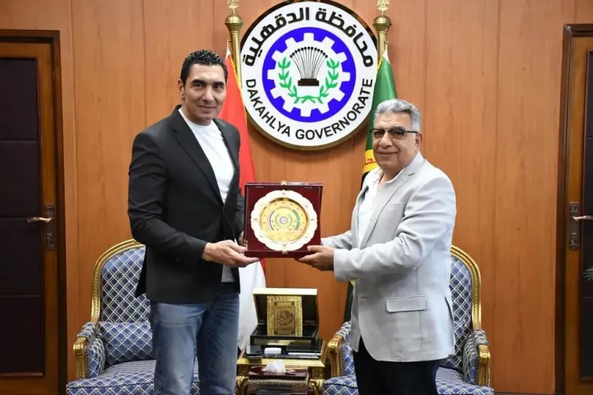 وزير الشباب والرياضة يستعرض مع محافظ الدقهلية أطر تعزيز الاستثمار الرياضى بالمحافظة