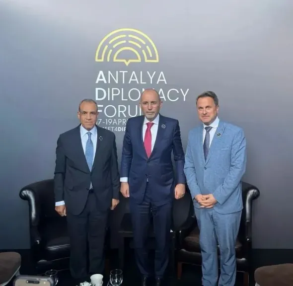 وزير الخارجية يلتقي مع وزيرى خارجية الأردن ولوكسمبورج على هامش منتدى أنطاليا الدبلوماسي