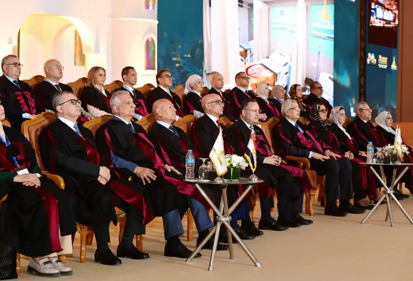 جامعة عين شمس تمنح الدكتوراة الفخرية للمستشار عمر مروان