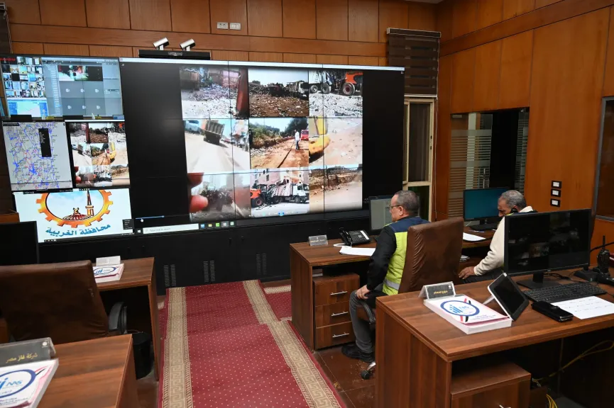 محافظ الغربية يواصل المتابعة اليومية لحملات النظافة وتطبيق مواعيد غلق المحال